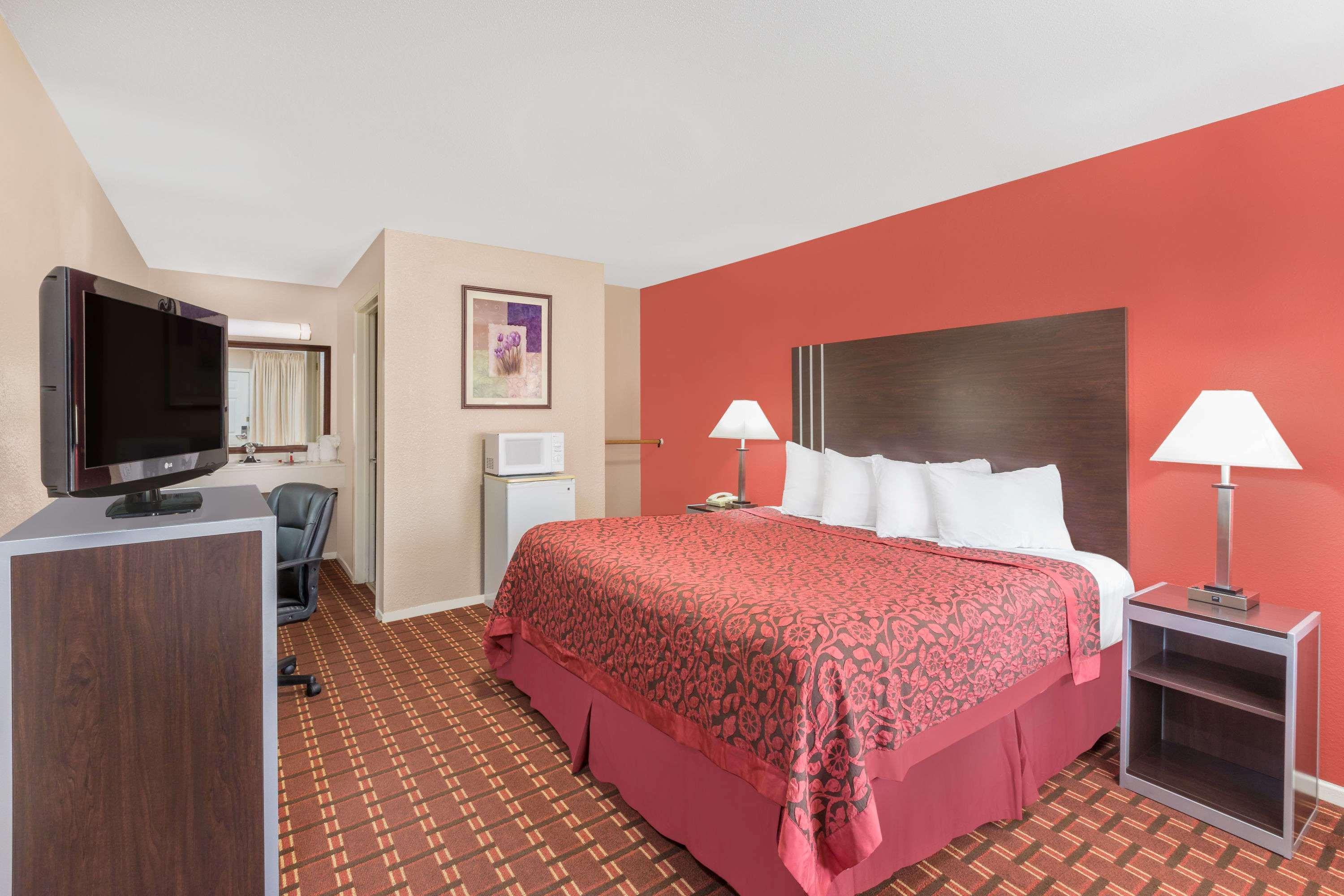 Days Inn By Wyndham College Station University Drive Εξωτερικό φωτογραφία