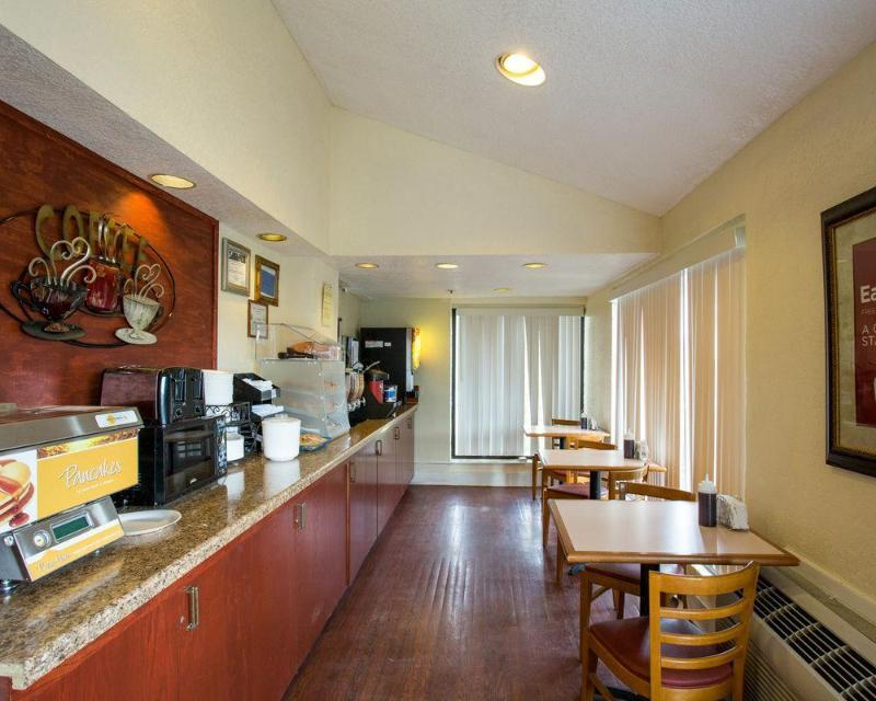 Days Inn By Wyndham College Station University Drive Εξωτερικό φωτογραφία