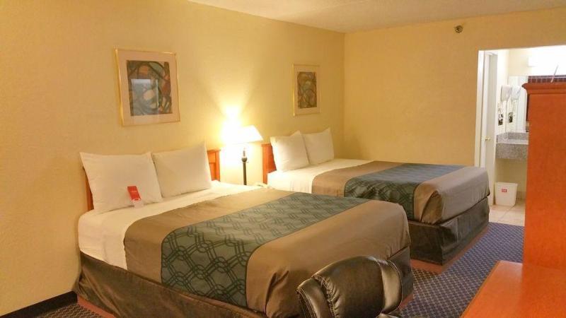 Days Inn By Wyndham College Station University Drive Εξωτερικό φωτογραφία