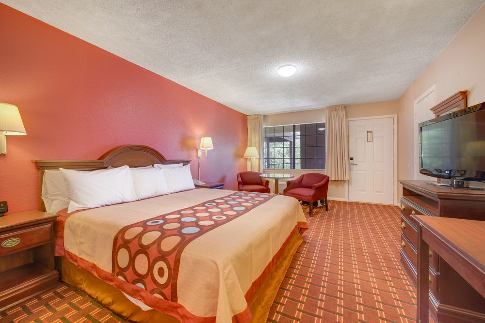 Days Inn By Wyndham College Station University Drive Εξωτερικό φωτογραφία