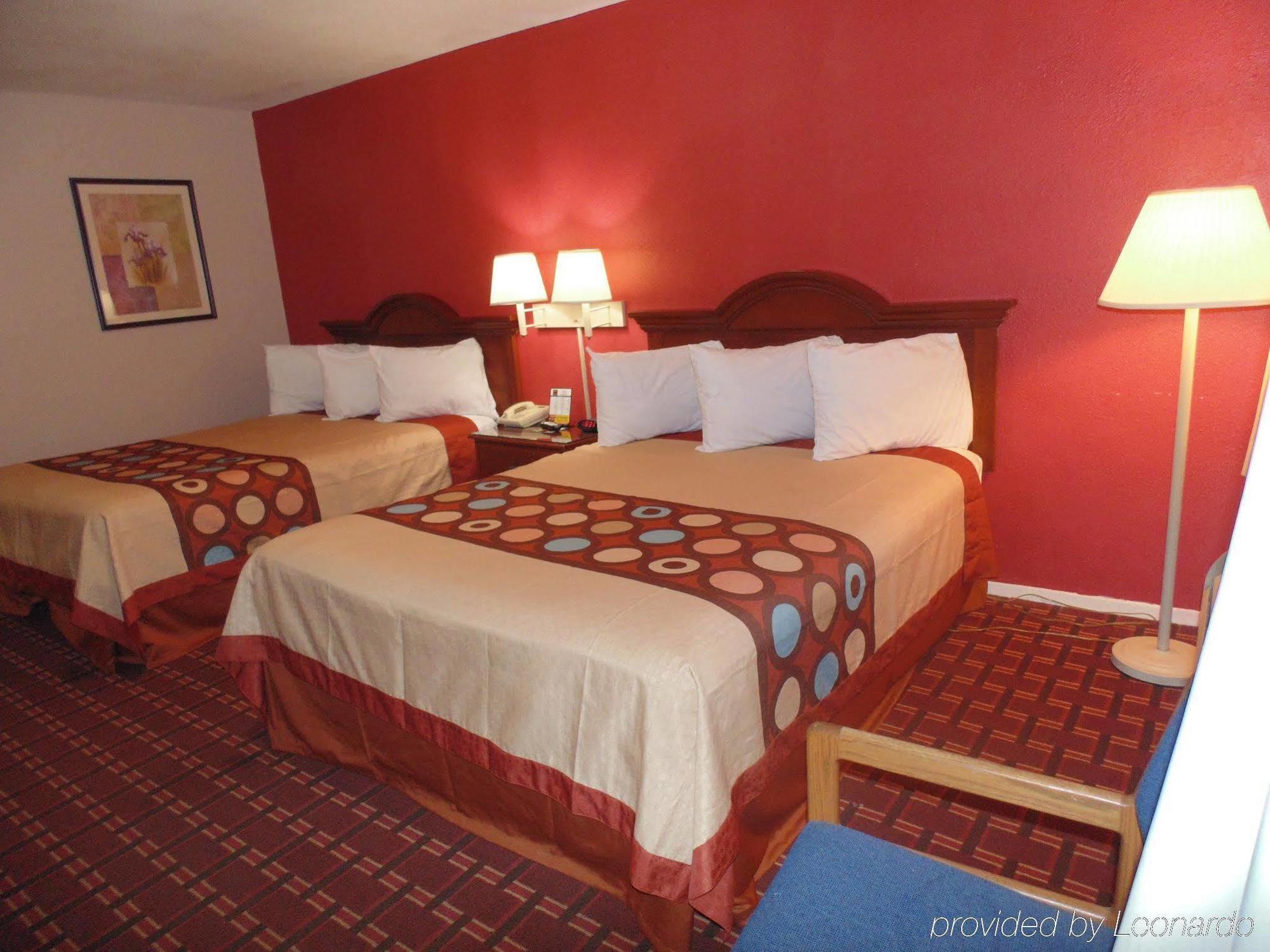 Days Inn By Wyndham College Station University Drive Εξωτερικό φωτογραφία