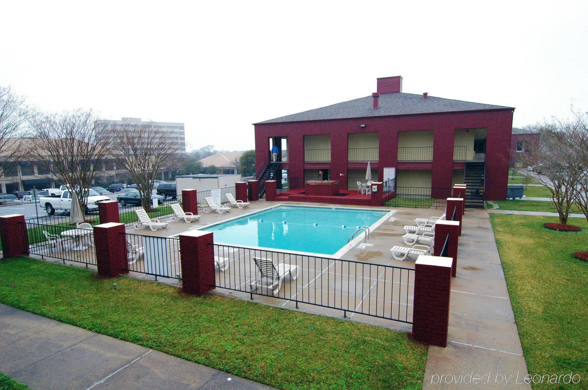 Days Inn By Wyndham College Station University Drive Εξωτερικό φωτογραφία