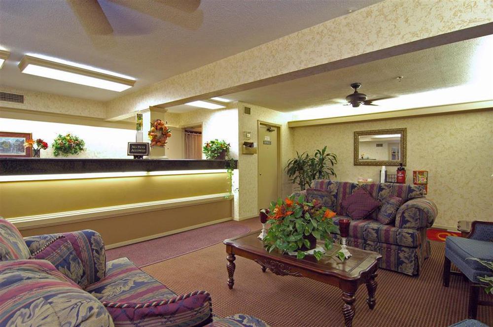 Days Inn By Wyndham College Station University Drive Εσωτερικό φωτογραφία
